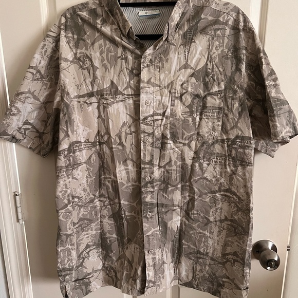Columbia Other - Men’s Columbia Camo/Fishing Shirt size Large